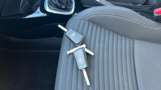 Toyota Yaris 1.33 VVT-i Design 5dr Petrol Hatchback